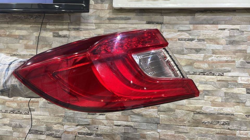 اسطب خلفي اكورد 018ال021 يمين تايون