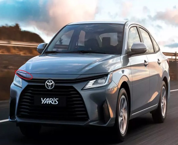 ديكور فوق الشمعة تويوتا يارس من 2023 الى 2026 يمين كبير